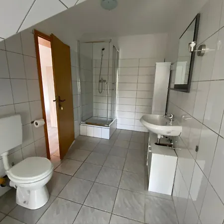 A1 Budget Lounge راتيكاو